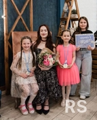 Уже на начальных занятиях я работаю над правильным формированием певческого дыхания, артикуляуией, интонацией, дикцией и артистизмом! С малышами все это конечно же в игровой форме, чтобы наши занятия проходили легко, весело и продуктивно.