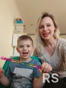 Добрый день.
Меня зовут Алеся Косматькова, я логопед с 8-летним опытом работы.
Занимаюсь запуском речи (с 2 лет), коррекцией звукопроизношения, работаю с задержкой речевого развития, ОНР и другими нарушениями, с  детьми и взрослыми, применяю логомассаж.